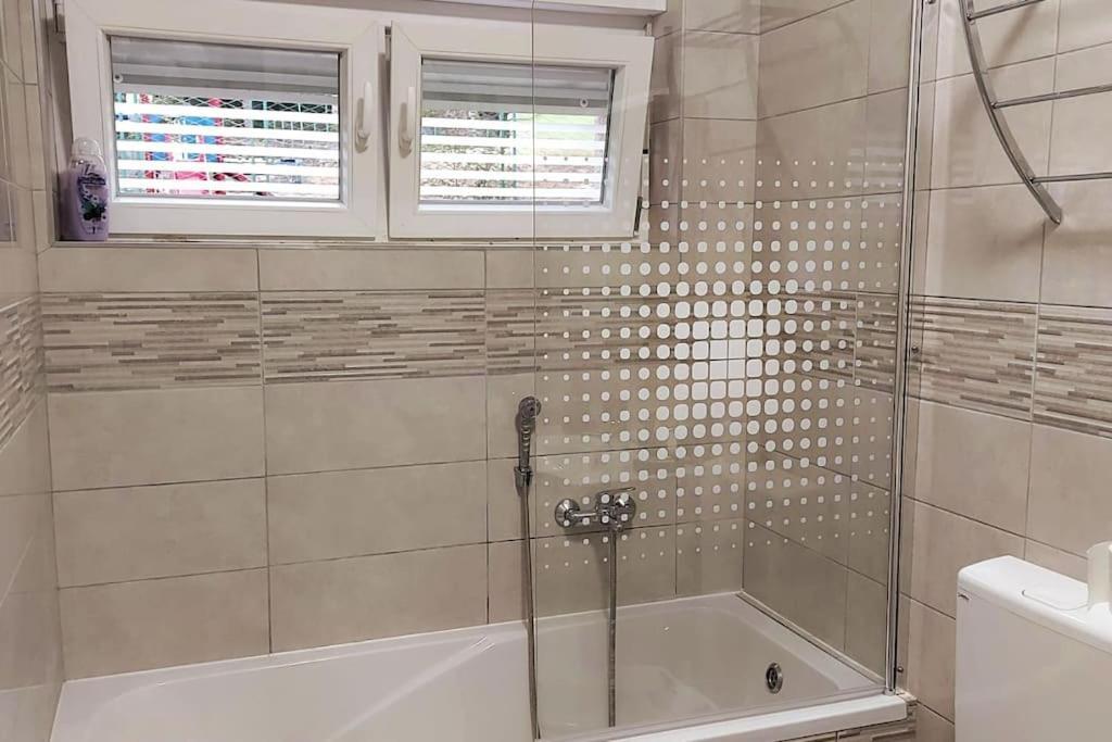 Apartamento Lijepo Ureden Stan U Centru Grada Knin Exterior foto